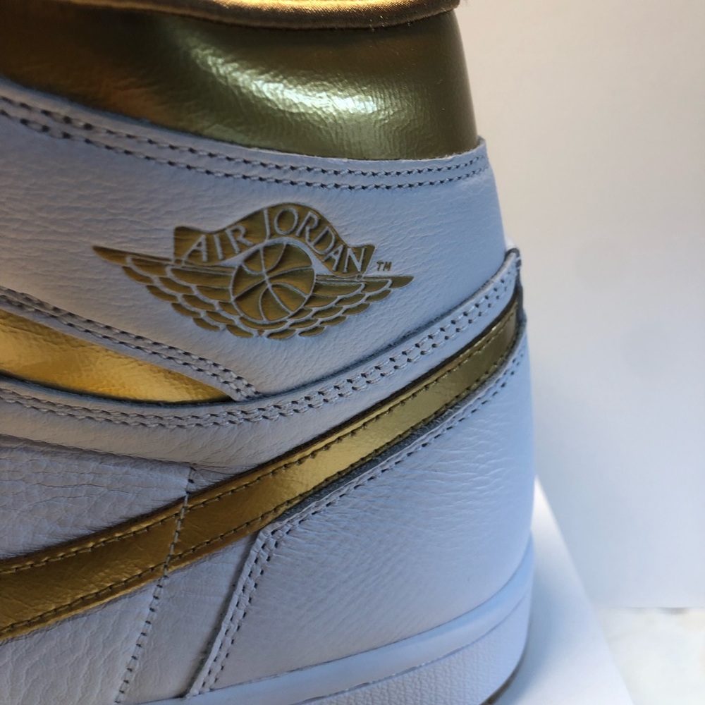 Jordan 1 Retro High OG White Metallic Gold (Women's 10.5) Unisex New With OG Box - Picture 5 of 15